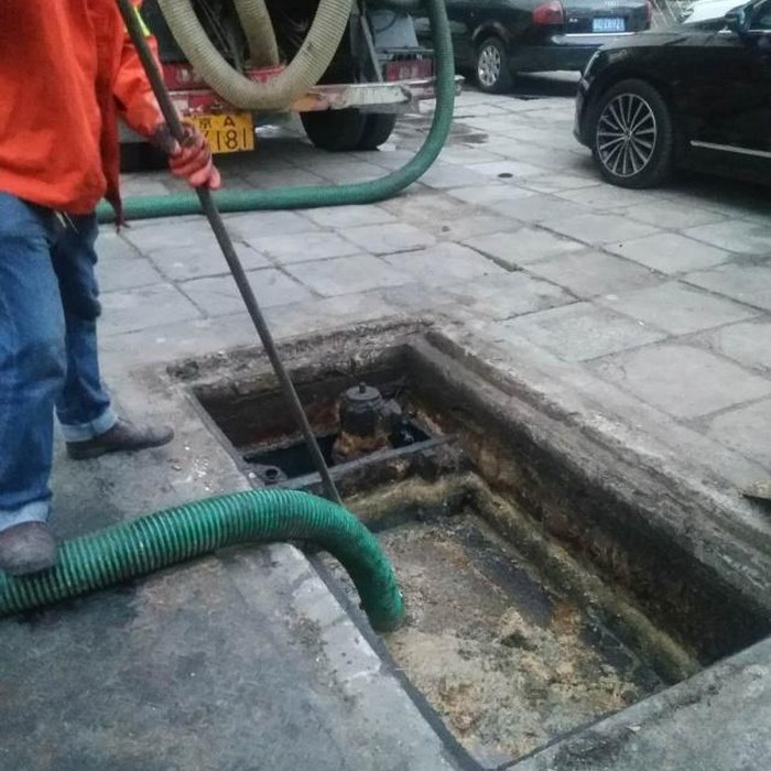 高压吸淤车